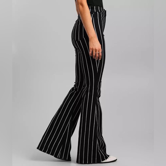 Cello Junior Black White Stripe High Rise Flare Stretch Jeans Size 7 Frayed Hem - Picture 4 of 12
